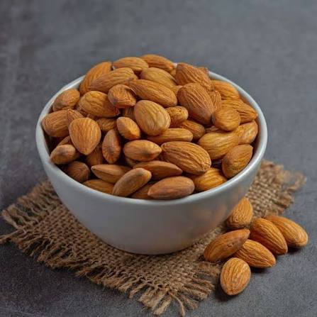 Badam California (California Almonds) – image 1