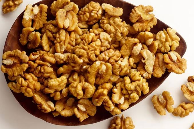 Akhrot Giri Special (Premium Walnut Kernels)