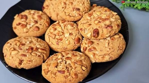 Bakery Peanut Biscuits – image 2