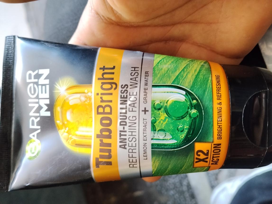 Garnier Men TurboBright Anti-Dullness Refreshing Face Wash – 50 g – image 2