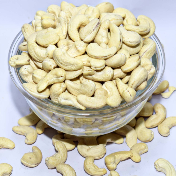 Cashew Nut (Kaju , kashuvandi)